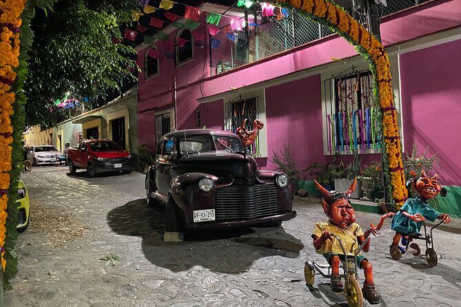 5 Hours Guided Day of The Dead Evening Walking Tour in Oaxaca - Santo Domingo and Cathedral: Big Landmarks With Real Explanations