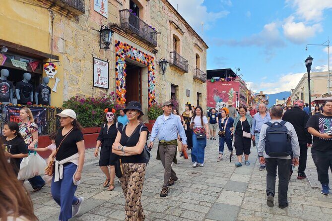 5 Hours Guided Day of The Dead Evening Walking Tour in Oaxaca - Neighborhood Offerings and Flowered Streets: The Part You’ll Remember