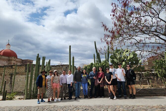 Boil the Water and Mitla Mezcal Tour - Stop 1: Santa Maria del Tule and the Huehuete that’s ~2,000 years old