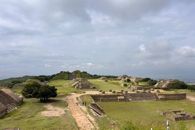 Essence Zapoteca Monte Albán, Barro Negro and Alebrijes for a day. - Key highlights to plan your day
