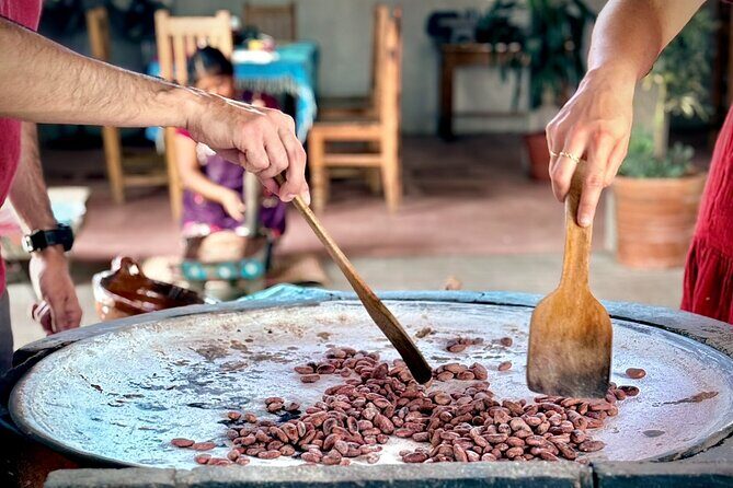 Flavors and landscapes Boil water Mezcal Textiles and Cooking - How the guide experience shapes the day