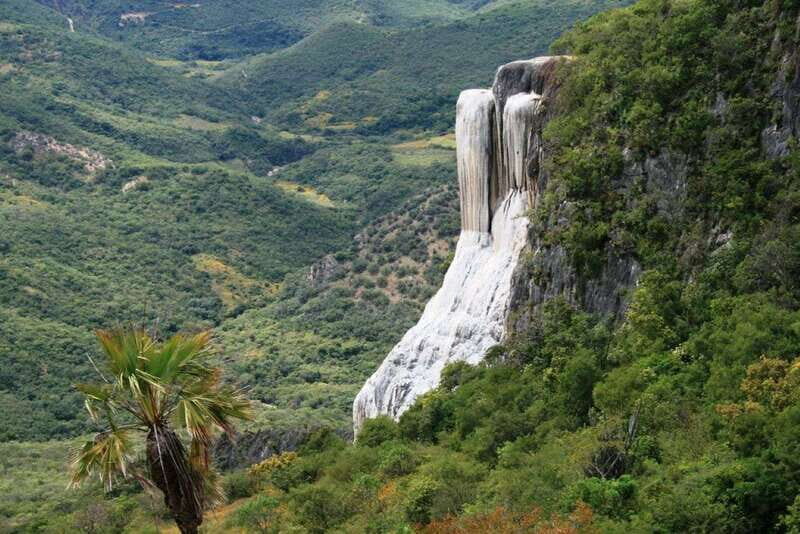 From Oaxaca: Hierve el Agua and Teotitlán del Valle - Mezcal factory stop: why the tasting feels more meaningful