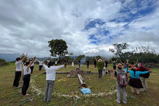 Hike el Camino Real, Latuvi – Lachatao - Guides and local touches: what makes the experience feel personal