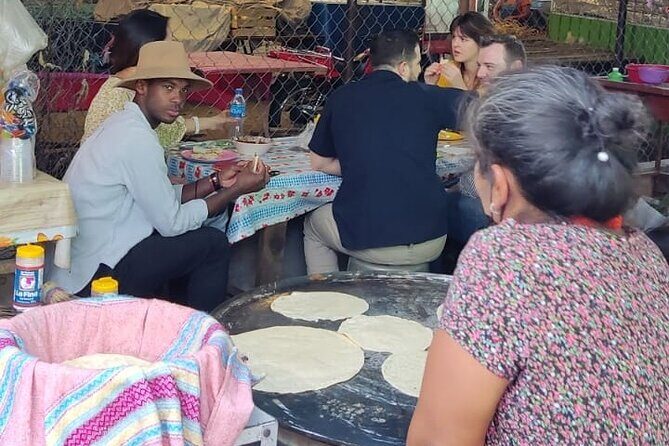 Immersion Tour and Oaxaca Markets, All gastronomy included - Inside the market maze: what the route feels like