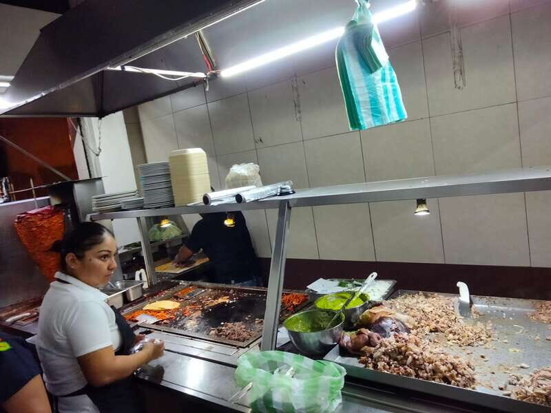 Let's embark on this splendid gastronomic journey together! - Cash, tips, and the real-world payment rules in Oaxaca