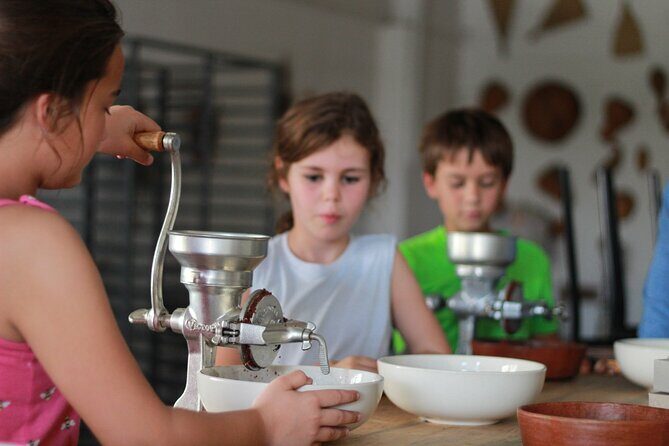 Make Oaxacan-style take-home chocolate - Oaxaca Cacao, Made Real in 2.5 Hours