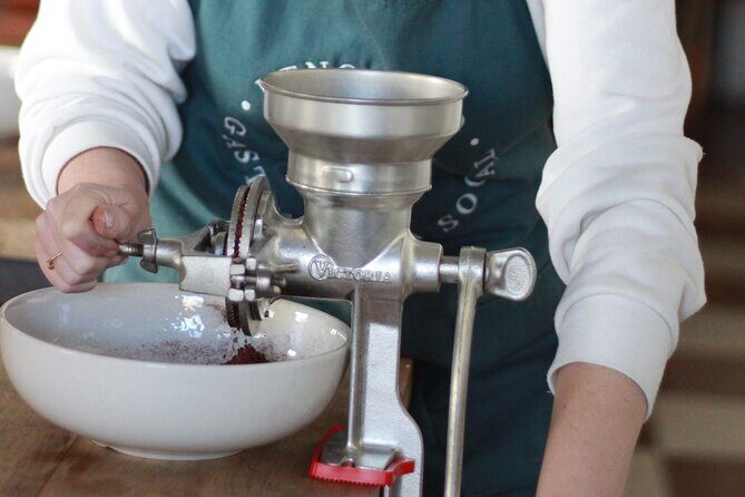 Make Oaxacan-style take-home chocolate - Where You Start: TeoLabXicoténcatl in Centro