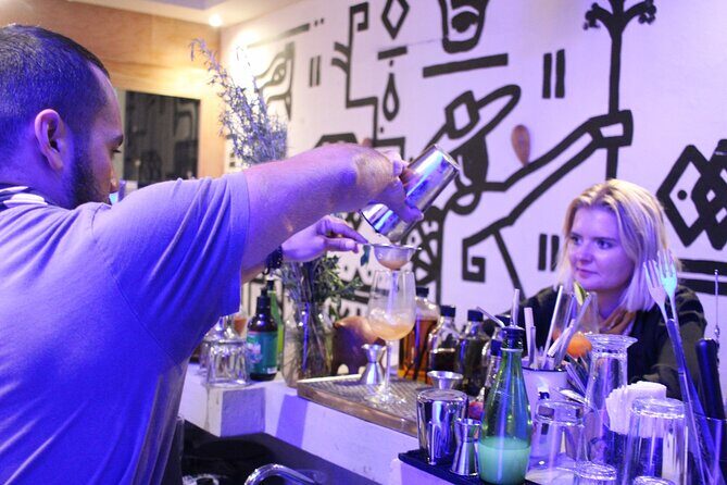 Mixology class with Mezcal in Oaxaca - Building cocktails: classic, juice, syrup, and ice options