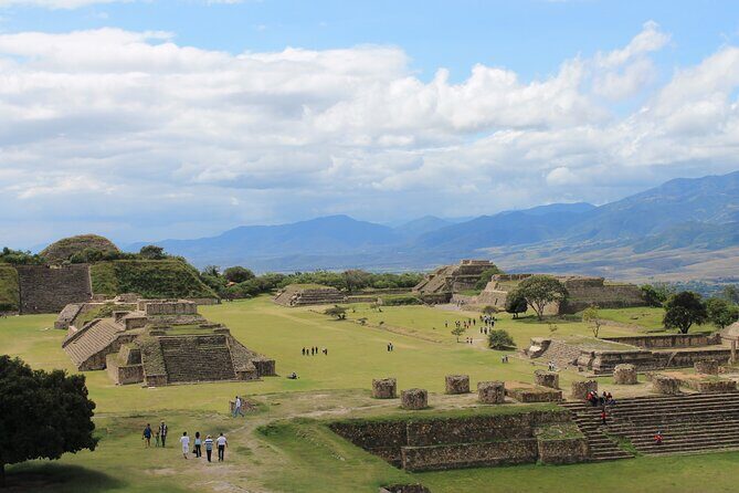 Monte Alban & artisan house workshop in Arrazola and Coyotepec - A smooth Oaxaca day: how the day moves