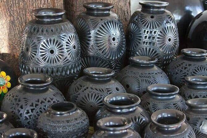 Monte Alban & artisan house workshop in Arrazola and Coyotepec - Coyotepec barro negro: black clay, hands-on demo, and buying smart