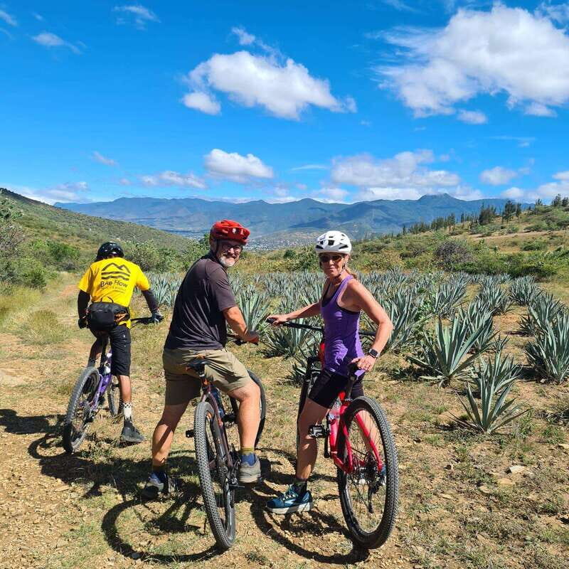 Monte Alban & Atzompa: MTB bike ride though local trails - Departing Oaxaca de Juárez: getting out of the city smoothly