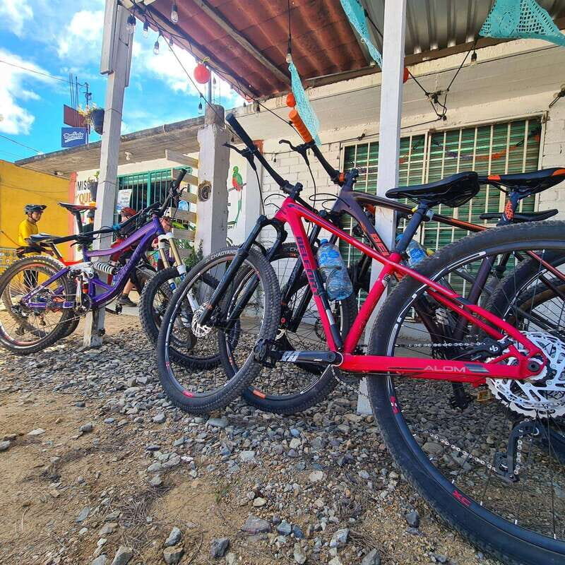 Monte Alban & Atzompa: MTB bike ride though local trails - Atzompa: the second climb, the last descent, and that spring finish