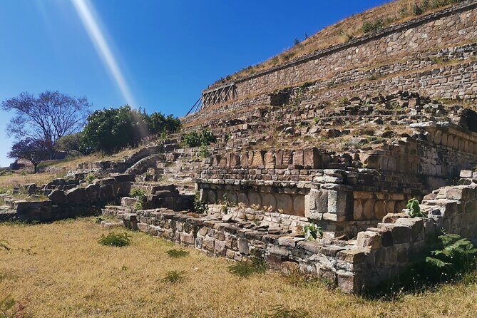 Monte Alban - Full Day Guided Tour with or without Food - Oaxaca - Stop 1: Monte Albán with a certified guide (why the explanation matters)