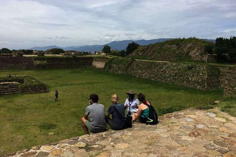 Monte Alban Walking Tour - The guided walking tour: stepping through the Zapotec capital