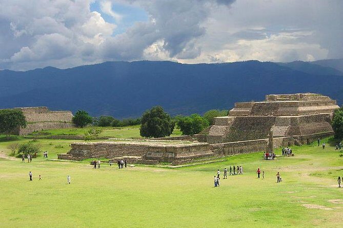 Montealban Tour - Cuilapam Convento Entrance Only: A Short Stop With a Purpose