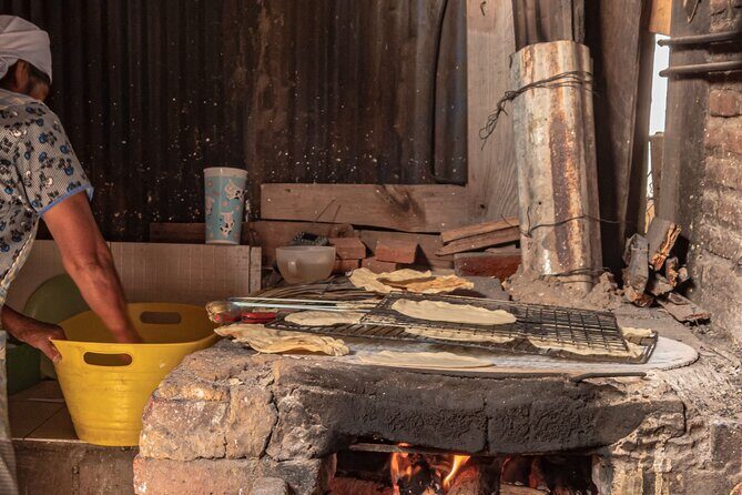 Mountain Hike & Rituals - Breakfast that fits the day: memelas, huevo al comal, tlayuda, enmoladas