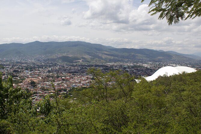 MTB Bike Tour: Enduro on Fortress Hill (Black Diamond) - Urban enduro back through Oaxaca: murals, irregular streets, and flow after the drop