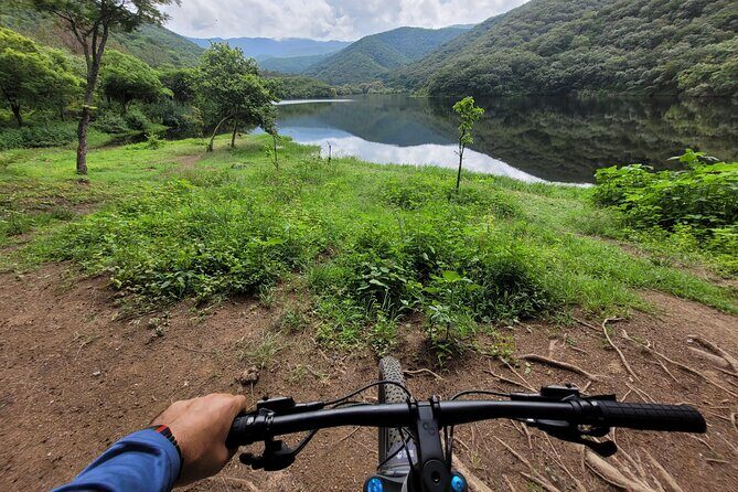 MTB Guided Ride, Tule Tree & Lake Half-Day - Santa María del Tule break and the down-valley return