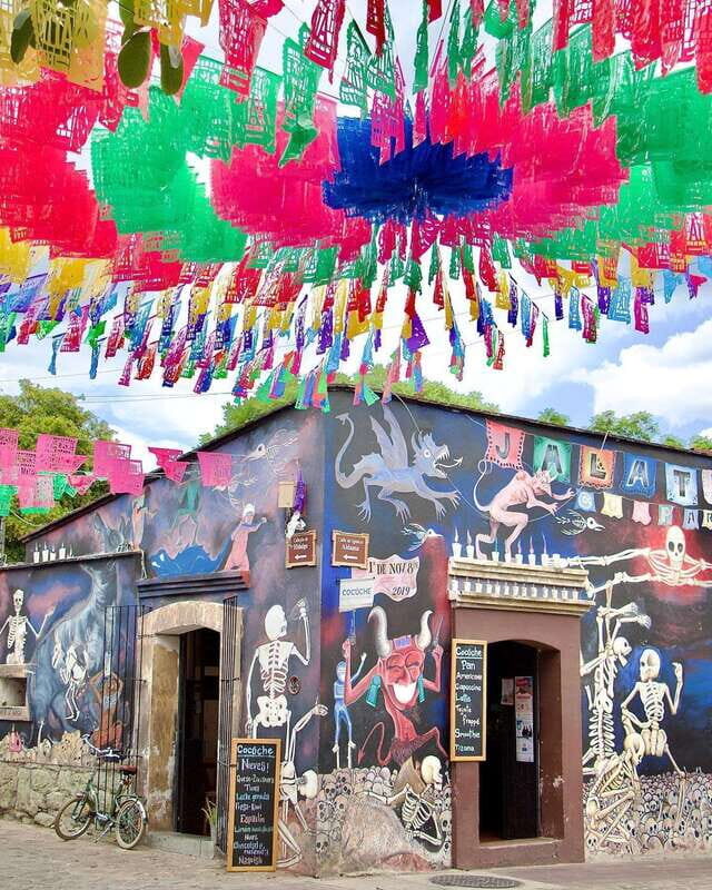 Oaxaca and its colors: Walking City Tour - Oaxaca’s color-filled walking loop in three hours