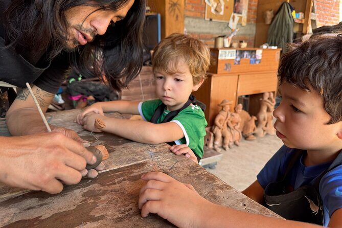 Oaxaca Artisan Pottery Alebrijes, Black Clay Tour and Frida Kahlo - Stop 2: Jacobo and María Ángeles Alebrijes Workshop