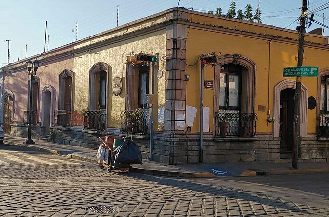 Oaxaca: Beyond the surface - Plaza Cruz de Piedra: The Small Place With a Big Story