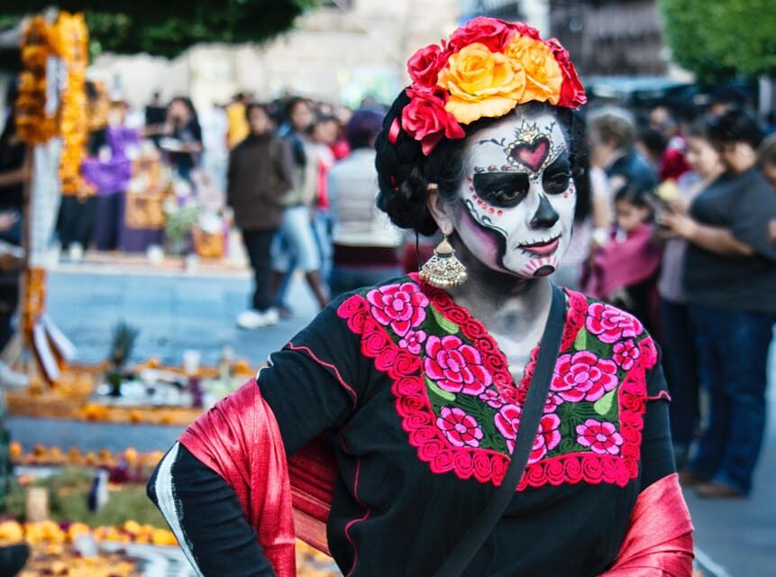 Oaxaca: Day of the Dead Evening Walking Tour with Dinner - Dinner from 7 to 8 pm: what’s included and what to watch for