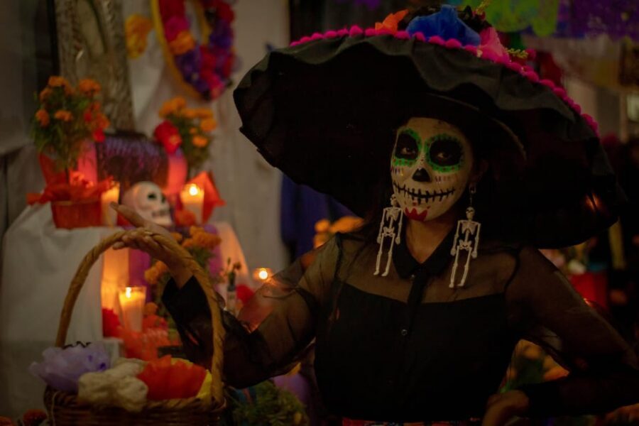 Oaxaca: Day of the Dead Evening Walking Tour with Dinner - Price and value: is $109 (or $115) fair for 5 hours?