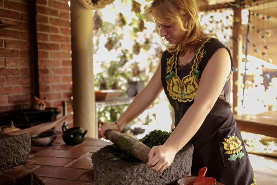 Oaxaca de Juarez: Traditional Oaxacan Cooking Class - Meet Baldo and Sonia: Ingredients You’ll Recognize at Home
