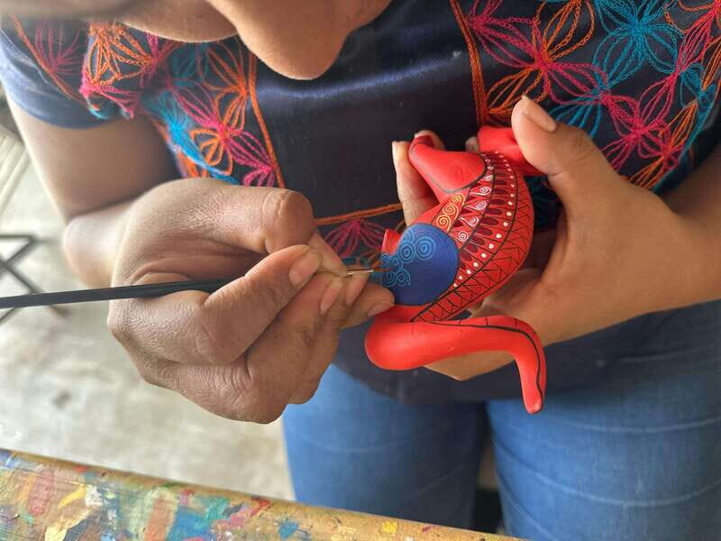 Oaxaca: Monte Alban, Alebrije Workshop, and Black Pottery - San Bartolo Coyotepec: How Barro Negro Becomes Glossy Black Pottery
