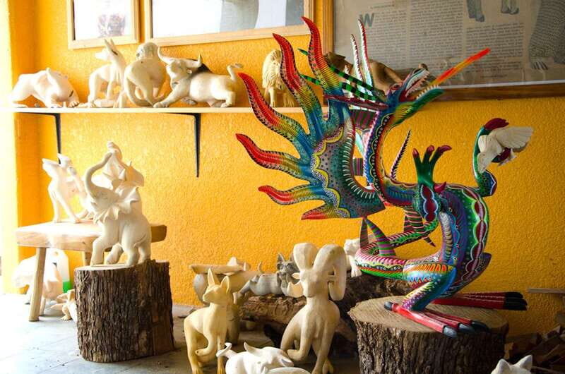 Oaxaca: Monte Alban and the Art of Oaxaca - San Bartolo Coyotepec: watching black pottery take form in clay