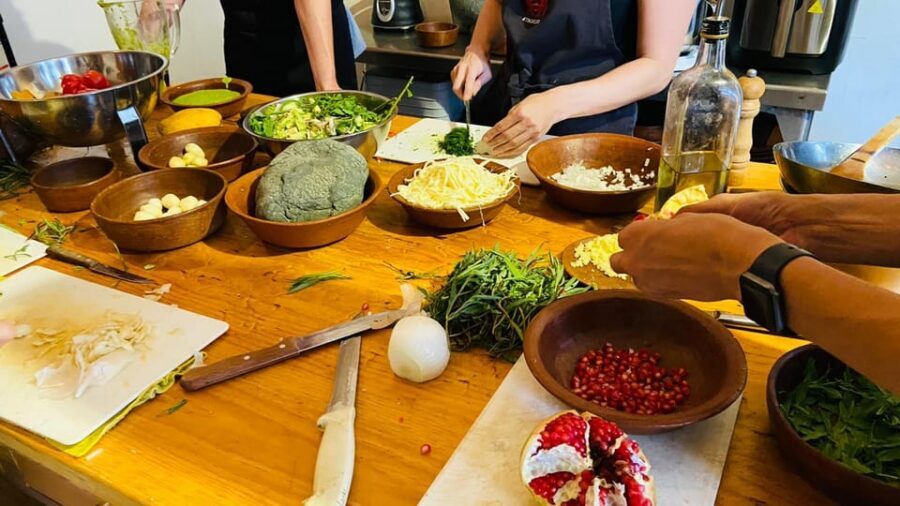 Oaxaca: Oaxacan Mole Workshop with a Traditional Cook - Who this workshop suits best (and who might want a different class)