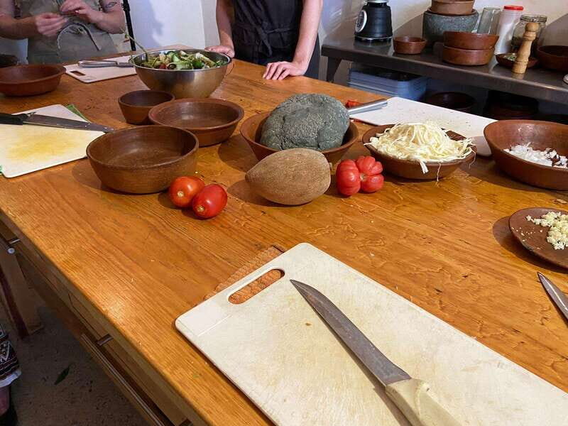 Oaxaca: Oaxacan Mole Workshop with a Traditional Cook - The market walk: where flavor decisions start