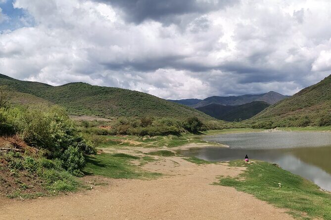 Oaxaca to Tule Tree Bike Tour - 6 hours - Leaving Oaxaca: The Protected Bike Corridor and the First Crossings