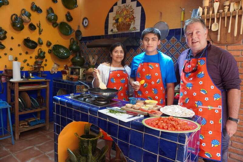 Oaxaca: Traditional Oaxacan Cooking Class with Market Visit - The drink-and-lunch pairing: tejate, chilacayota, mezcal margaritas