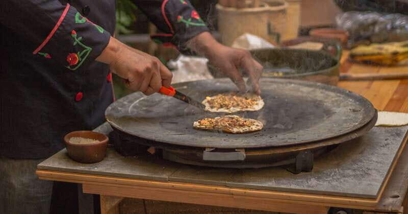 Oaxaca: Traditional Oaxacan Food Cooking Class - Eating with stories: Mixe legends as part of the meal