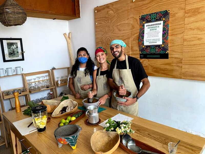 Oaxaca: Vegetarian Cooking Class - Back in the Kitchen: Salad, Vegetarian Main, Dessert