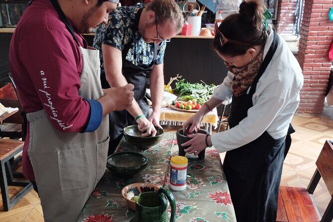 Oaxacan cooking class - The main course focus: mole cooking and choosing your style