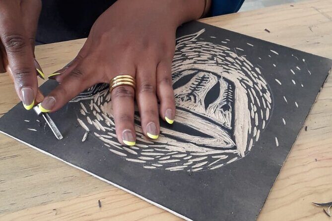 Print a work of art with a local artist for your home - Printing: watching your carved image come to life