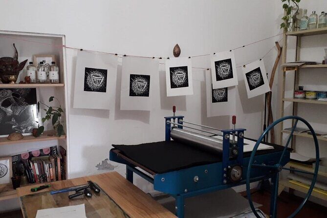 Print a work of art with a local artist for your home - What you’re really doing in a 4-hour print session