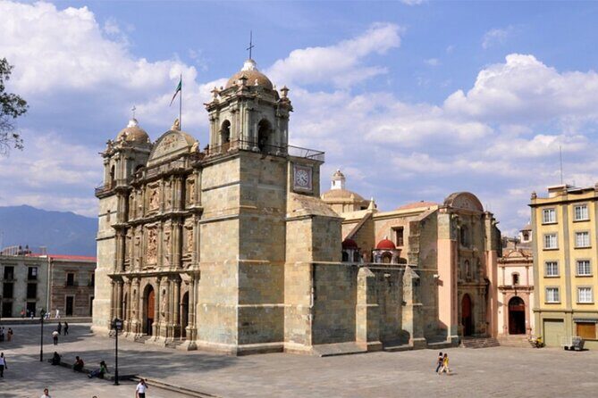 Private Historic City Tour + Street Food of Oaxaca - Best Rated - Catedral to Teatro: your Centro orientation in the first hour
