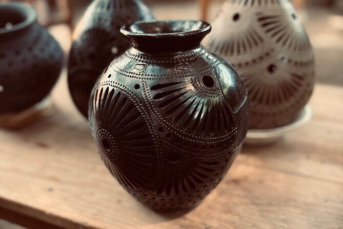 Private tour to Monte Alban and alebrijes and black mud and textiles - Stop 3: Alebrijes in San Martín Tilcajete—watch carving and painting