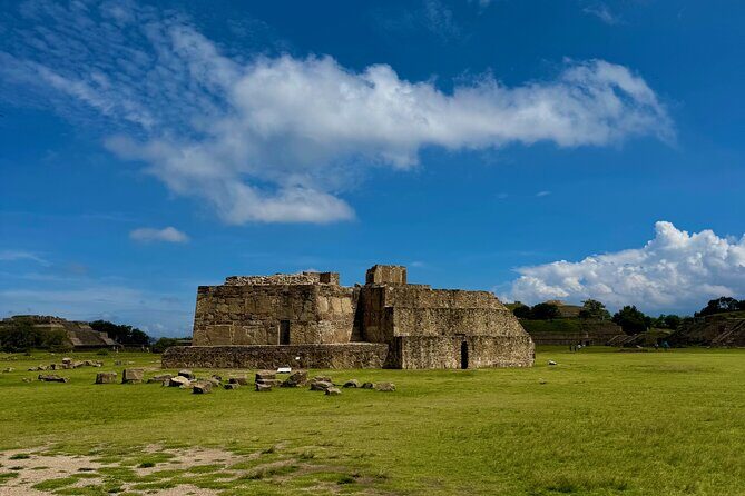 Private Tour to Monte Alban Half Day - What you’ll see: squares, temples, and Zapotec daily life