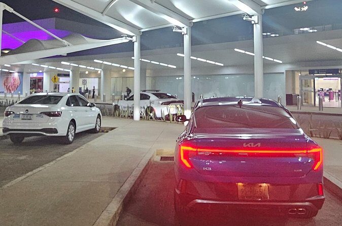 Private Transportation and Airport Insurance to your Hotel in Oaxaca - Driver service quality: the human details that change everything