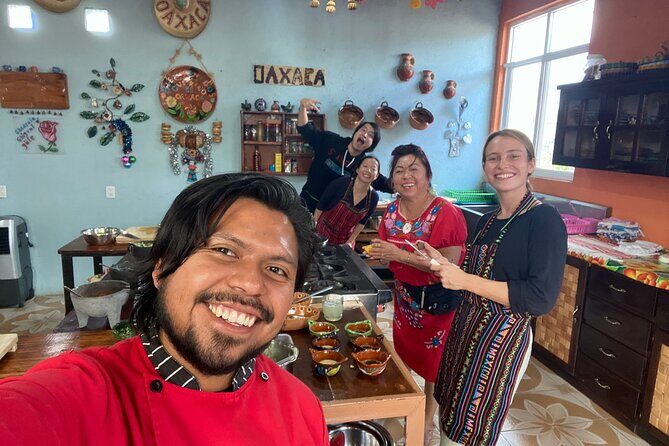Que rico es oaxaca, Cooking Classes. - Meeting at Mercado Sánchez Pascuas without losing time