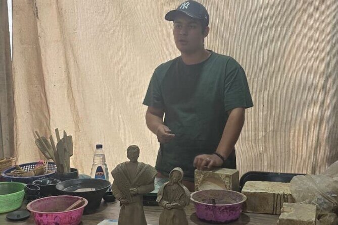 Roots of Oaxaca: Monte Albán and ancient art. - San Bartolo black clay workshop: how Oaxaca gets the glossy shine
