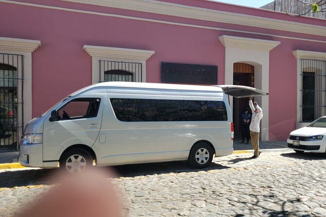 Shuttle from downtown Oaxaca city to Oaxaca airport. One way - How the shared route plays out: fewer surprises, more coordination