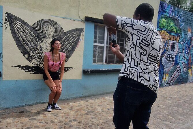 Street Art Tour With An Artist in Oaxaca - What Makes the Guide Experience Different Here