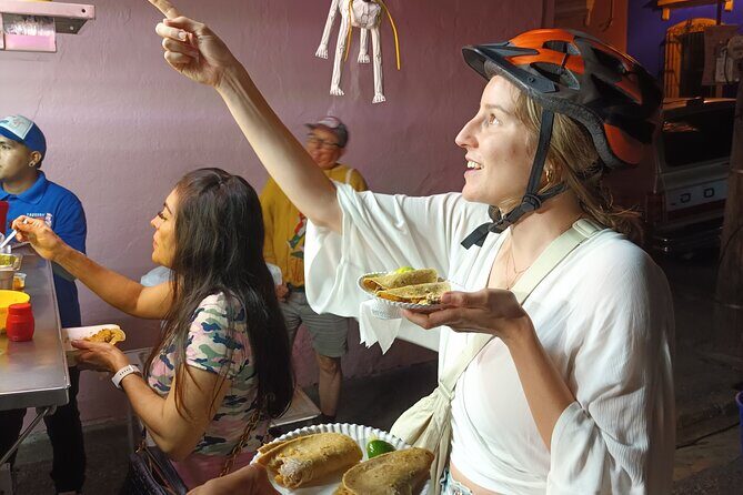 Taco Tour in Oaxaca : delicious street food by bike - Daniel’s guide style: food history that makes ordering easier