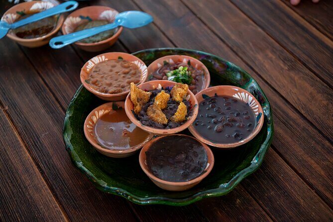 The Late Shift: Tasting Oaxaca, by Night - Mercado 20 de Noviembre at night: the starting point that sets the mood