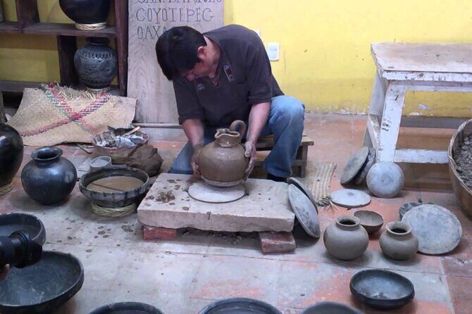 Tour to Monte Alban, Arrazola and San Bartolo - San Bartolo Coyotepec: The Black Clay Pottery Town Where Craft Is the Daily Life